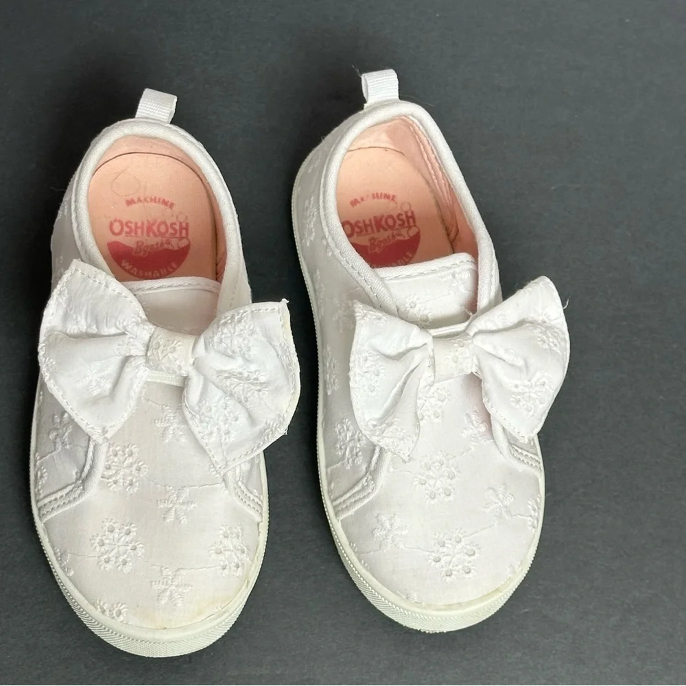 Osh Kosh BGosh White Eyelet Toddler Size 10M Dahlia Sneakers Shoes White Bow